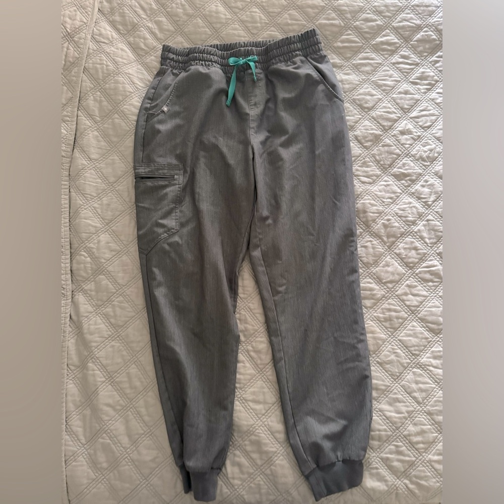 EUC Figs Graphite Zamora sz L